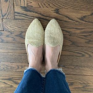 Universal Thread woven slides